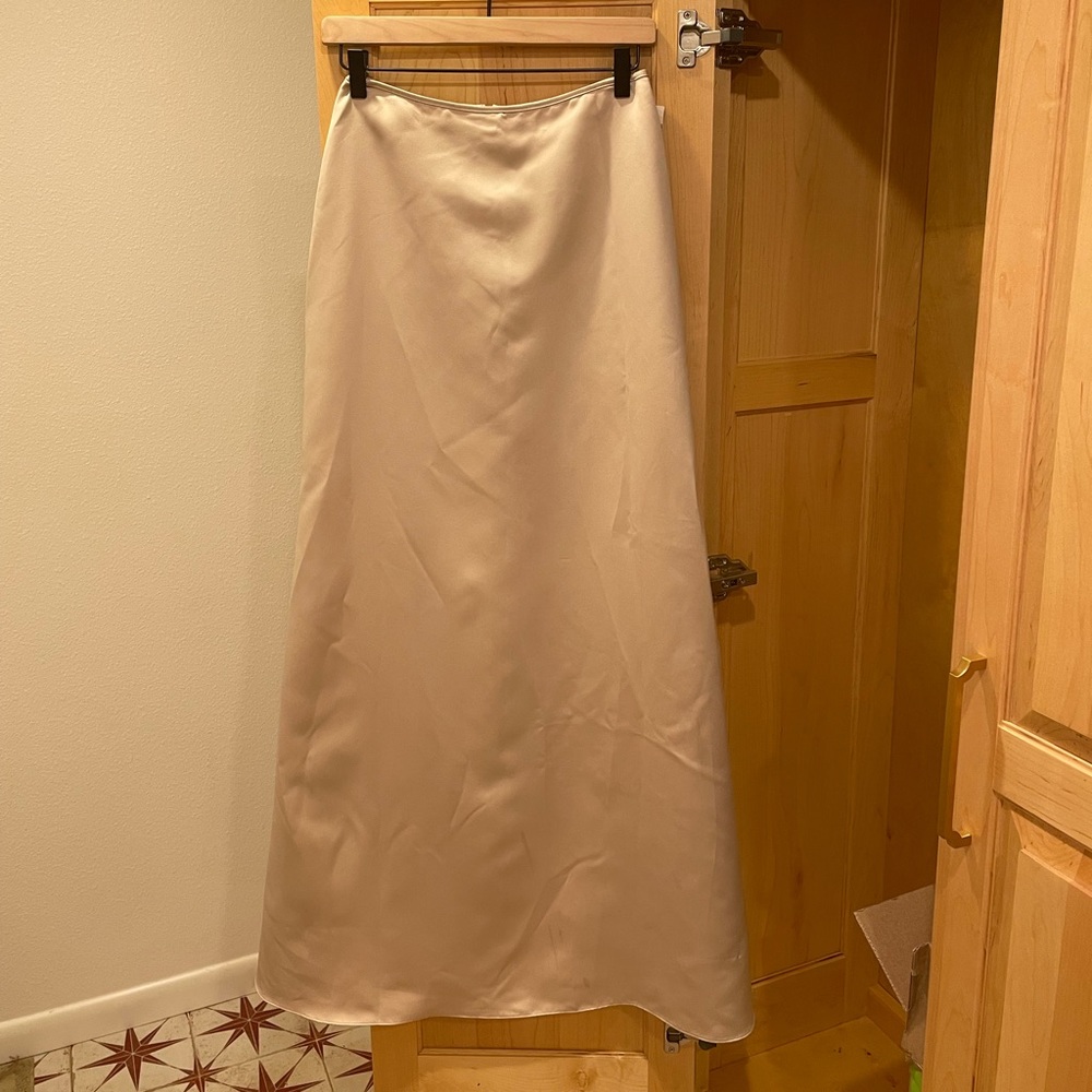 Vintage Formal Skirt Laundry by Shelli Segal Skirt. Made in the USA. Size 2, NWT